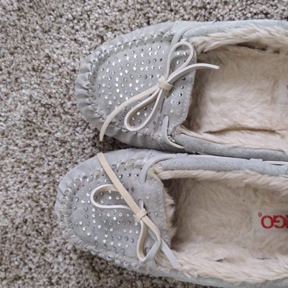 Bongo  Moccasins Size 6